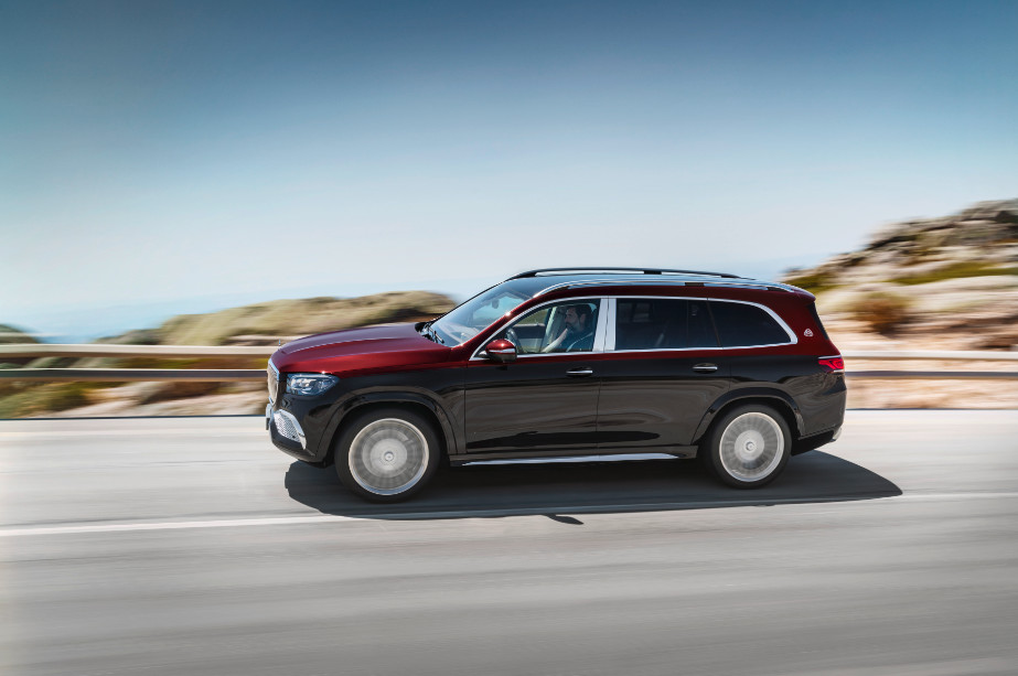 包含清晨圣安东尼奥马刺备战意大利杯，复出首秀细节曝光，话题不断，赛程密集仍需轮换的词条